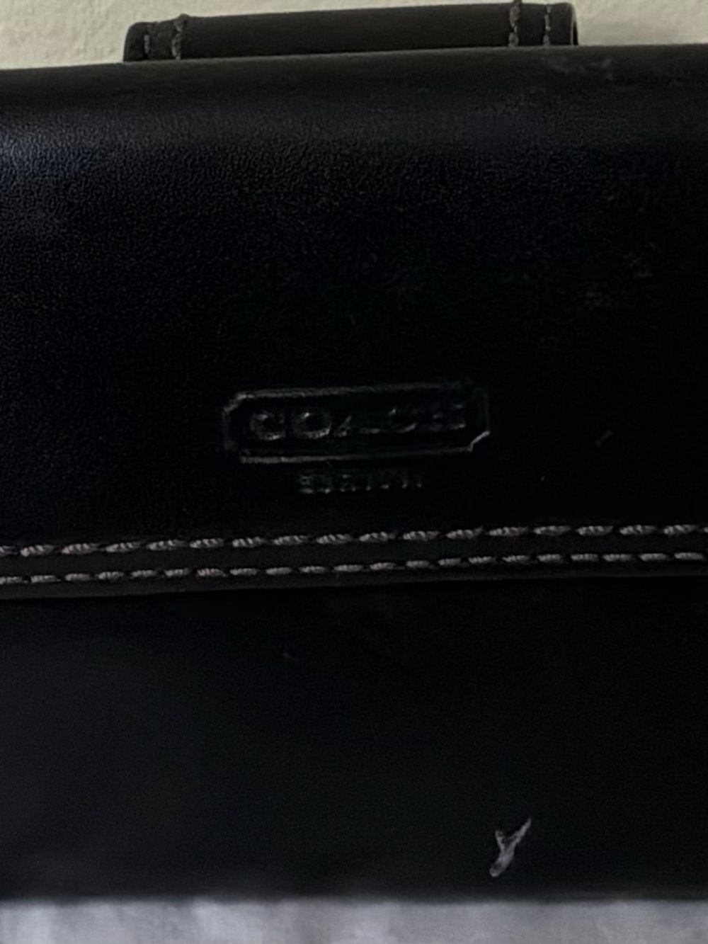 EUC-Coach Black Leather Women's Wallet with Contrast Stitching